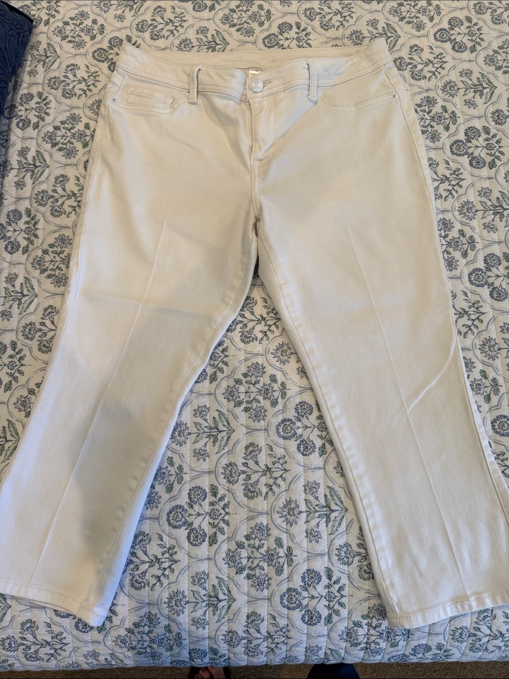 Women's Cropped Ankle Jeans in Cream